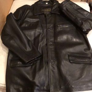 Men’s 3/4 black leather coat